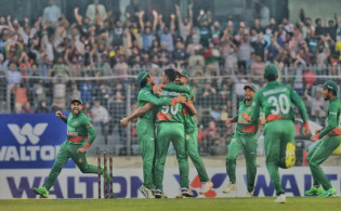 মুস্তাফিজ-মিরাজের বীরত্বে বাংলাদেশের বিশাল সিরিজ জয়