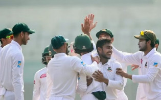 একাধিক চমক দিয়ে ভারতের বিপক্ষে প্রথম টেস্টের জন্য শক্তিশালী দল ঘোষণা করল বাংলাদেশ