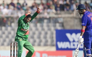 ভারতের বিপক্ষে সিরিজ জিতে আইসিসি থেকে সুখবর পেলেন সাকিব