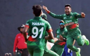 মিরাজের দুর্দান্ত ঘূর্ণিতে উইকেট হারালেন ভারত, দেখে নিন সর্বশেষ স্কোর