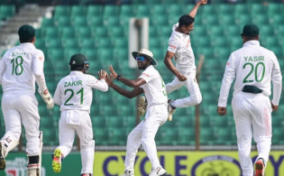শেষ মুহূর্তে উইকেট নিল বাংলাদেশ, প্রথম দিন শেষে দেখে নিন সর্বশেষ স্কোর