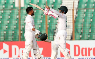 সাকিব-মিরাজে শেষ হল চতুর্থ দিন, জয়ের জন্য বাংলাদেশের আর যত রান দরকার