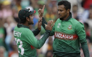 শীর্ষস্থান দখলে সাকিব-মিরাজের অন্য রকম লড়াই
