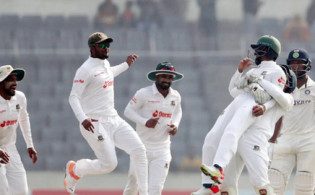 সাকিব-মিরাজের তাণ্ডবে টানা ৩ উইকেট নেই ভারতের, দেখুন সর্বশেষ স্কোর
