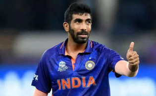 হঠাৎ বোর্ড থেকে সুখবর পেল বুমরাহ