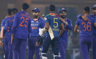 শেষ ওভারে চরম লড়াইয়ে শেষ হল ভারত-শ্রীলঙ্কার দ্বিতীয় টি-২০ ম্যাচ, জেনে নিন ফলাফল