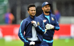 সাকিবের মতে শুরে মিলালেন মাশরাফি