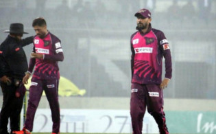 অবশেষে জানা গেল যে কারনে অধিনায়ক হয়েও কেন টস করেননি মাশরাফী