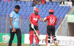 সাকিবের ৪ ছক্কার দুর্দান্ত ব্যাটিংয়ে কুমিল্লাকে বিশাল রানের টার্গেট দিল বরিশাল