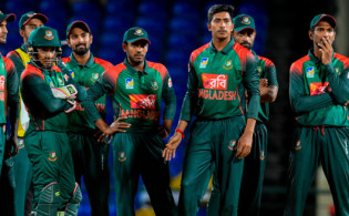 কমানো হচ্ছে ক্রিকেটারদের পারিশ্রমিক, থেমে নেই তারকাদের পেছনে কোটি কোটি টাকা খরচ