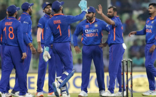 লঙ্কান ইতিহাসে সবচেয়ে বেশি রানের ব্যবধানে হারিয়ে বিশ্ব রেকর্ড গড়লো ভারত
