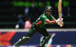 জোড়া হাফ-সেঞ্চুরিতে বাংলাদেশের বিশাল রানের সংগ্রহ