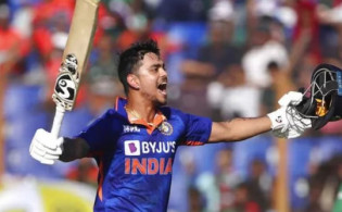 ইতিহাস গড়া ডাবল সেঞ্চুরি করে যে কারনে নিচের দিকে যেতে হচ্ছে ইশানকে