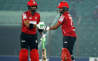 মাহমুদউল্লাহ-ইফতিখারের ব্যাটিং তাণ্ডবে ঢাকাকে বিশাল রানের টার্গেট দিল বরিশাল