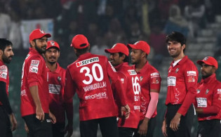 বিপিএলের নবম আসরের এখনও পর্যন্ত শীর্ষে স্থানে আছেন যে দল