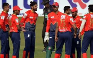 শেষ মুহূর্তে নাসিরের চার ছক্কার ঝড়ে শেষ হলো বরিশাল-ঢাকার ম্যাচ, দেখেনিন ফলাফল