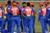 খুলনা দলের তারাকা ক্রিকেটাকে কেড়ে নিয়ে গেলেন কুমিল্লা