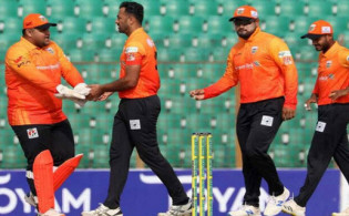 ৪০০ করে ব্রাভো-সাকিবদের দলে নাম লেখালেন ওয়াহাব