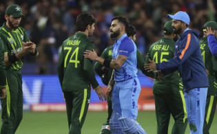 ‘খেলোয়াড়দের রাজনীতি থেকে দূরে থাকা উচিত, ভারতের পাকিস্তানে খেলতে যাওয়া উচিত’
