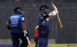 নাটকীয় ভাবে শেষ হল ঢাকা-খুলনা ম্যাচ, জেনে নিন ফলাফল