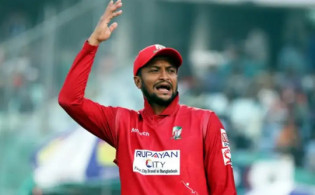 পাকিস্তানি ক্রিকেটারদের বিকল্প হিসাবে যাদের দলে টানলেন সাকিব