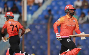 তামিমের ৯৫-হোপের ৯১ রানে কুমিল্লাকে আকাশ ছোয়া রানের লক্ষ্য দিল খুলনা