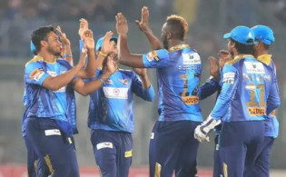 ম্যাচ জিতেও যে কারনে চরম শাস্তি পেলেন ঢাকার দুই ক্রিকেটার