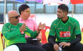 আবারও টাইগারদের প্রধান গুরু হাথুরুসিংহে, জেনে নিন ফেরার ভালো-মন্দ
