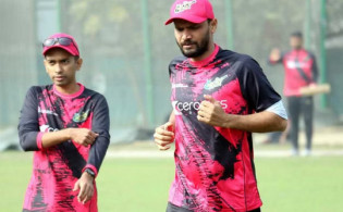ব্রেকিং নিউজঃ মাশরাফিকে নিয়ে দুঃসংবাদ