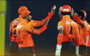 শেষ হাসি হাসল খুলনা