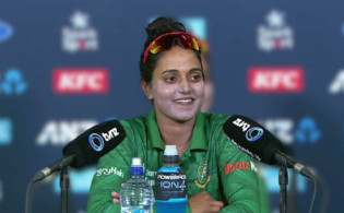 টি-২০ বিশ্বকাপে প্রথম ম্যাচ হেরে যে ভুল স্বীকার করলেন জ্যোতি