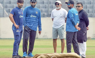 ভারত-অস্ট্রেলিয়াকে টেনে বাংলাদেশকে নিয়ে যা বললেন হাথুরুসিংহে