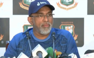 হঠাৎ করে সংবাদ সম্মেলনে রেগে গেলেন হাথুরুসিংহে