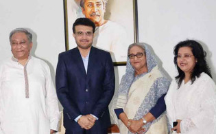 সৌরভের কাছে অবিশ্বাস্য এক প্রশ্ন করে বসলেন শেখ হাসিনা