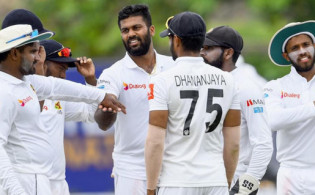 প্রতিপক্ষদের টপকে ফাইনালে চোখ রাখছে শ্রীলঙ্কা