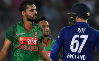 বাংলাদেশ ৪ - ইংল্যান্ড ১৭