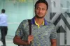 তামিমের দ্বন্দ্ব স্বীকারের পরের দিনই ঢাকায় পৌঁছেছেন সাকিব