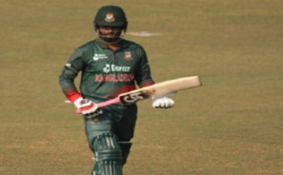 জয়ের জন্য বাংলাদেশের র যত রান দরকার, দেখুন সর্বশেষ স্কোর