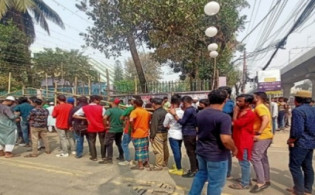 বাংলাদেশ-ইংল্যান্ড ম্যাচ দেখতে চরম ভোগান্তিতে দর্শক