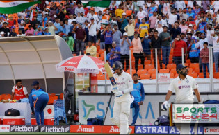 দারুন ব্যাটিং করে লাঞ্চে ভারত, দেখুন সর্বশেষ স্কোর