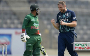 ১২ ওভার শেষে দেখে নিন বাংলাদেশের সর্বশেষ স্কোর