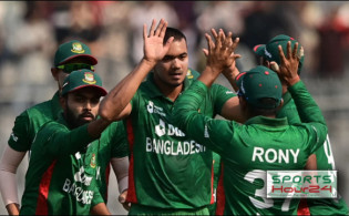 ১০০ রানের মধ্যে ইংল্যান্ডের নেই ৬ উইকেত, দেখুন সর্বশেষ স্কোর