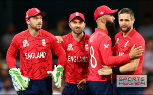 অবশেষে বেরিয়ে এলো আসল খবরঃ যে আওরনে কম ব্যাটার খেলিয়েছে ইংল্যান্ড