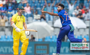 অস্ট্রেলিয়ার বিপক্ষে বোলিংয়ে ভারত, দেখুন সর্বশেষ স্কোর