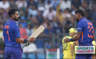 ৫ উইকেট হারিয়ে ধুকছে ভারত, দেখুন সর্বশেষ স্কোর