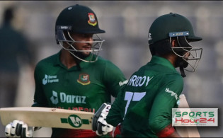 হৃদয়ের দুর্দান্ত ফিফটি-সেঞ্চুরির পথে সাকিব, দেখুন সর্বশেষ স্কোর