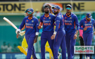 সিরিজ নির্ধারনী ম্যাচে ভারতকে বিশাল রানের লক্ষ্য দিল অস্ট্রেলিয়া