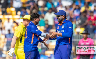 অল-আউটের পথে অস্ট্রেলিয়ার, দেখুন সর্বশেষ স্কোর