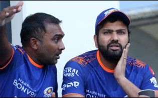আইপিএলে খেলার মাঝে বিরতি নিয়ে রোহিত চিন্তিত
