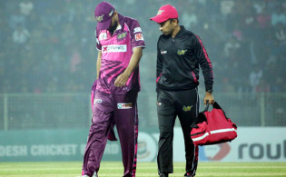 আশরাফুলের রেকর্ড নিজের দখলো নিলেন মাশরাফী